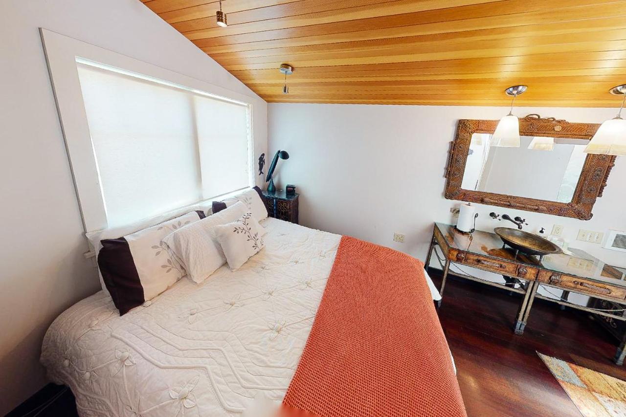 Wecoma Creekside Villa ลินคอล์น ซิตี้ ภายนอก รูปภาพ